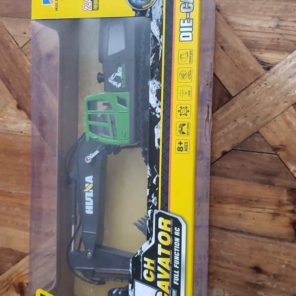 HULNA 11 CH EXCAVATOR Die hard Remote control - Picture 2 of 3